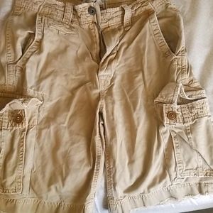 American Eagle men's khaki cargo shorts